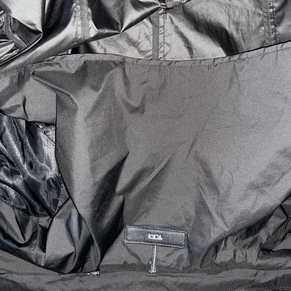 #29🎊Live 3/10/23 @7:30pm cst🖤Great Used Condition M Tumi Trench coat. - Picture 14 of 16